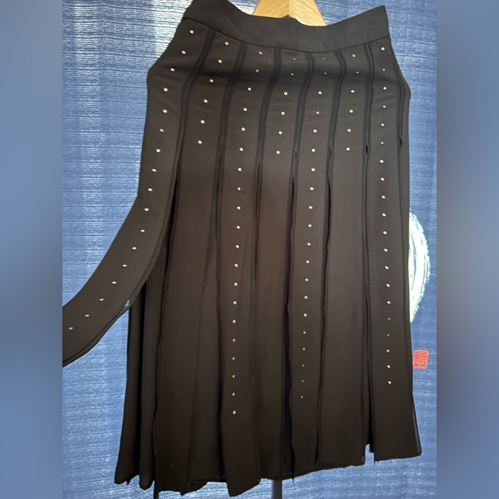NWOT Funky Guess Skirt With Metal Detailing